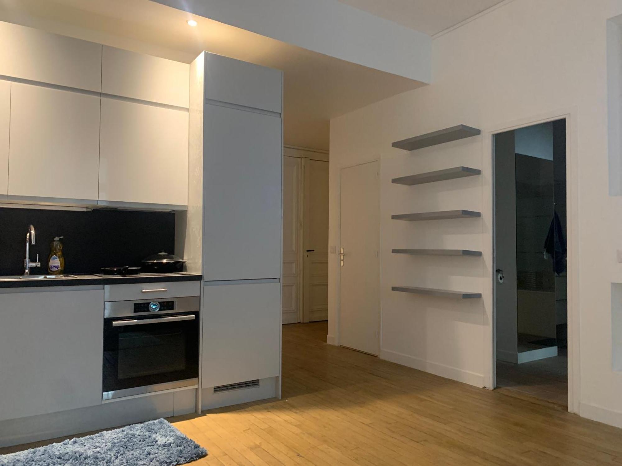 Appartement Two-bed - Saint-lazare Parijs